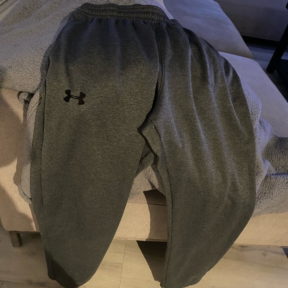 UNDER ARMOUR STORM ARMOR CHARCOAL GREY SWEAT PANTS
